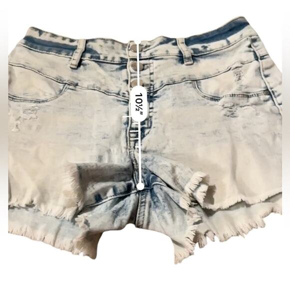 Refuge by Charlotte Russe Light Wash High Rise Raw Hem Shorts Sz 6 - Picture 7 of 8